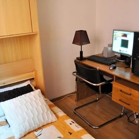 With A Parking Space - 7664 * פולה