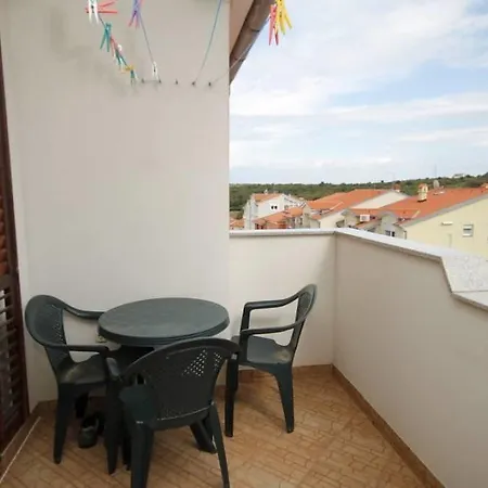 With A Parking Space - 7664 דירה *