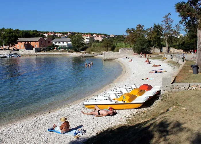 With A Parking Space - 7664 Apartman Pula