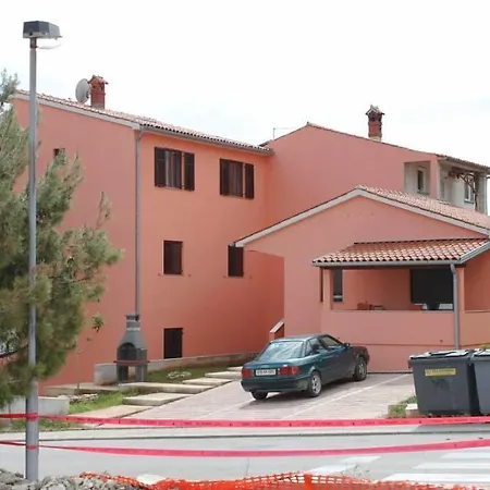 Appartamento With A Parking Space - 7664 Pola