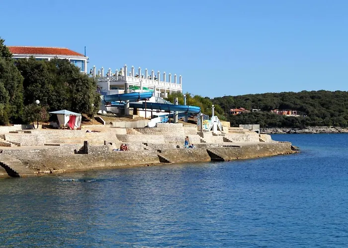 With A Parking Space - 7664 Pula