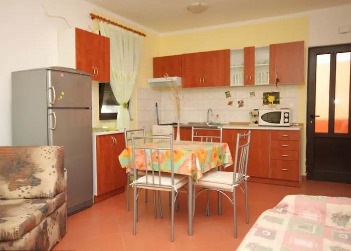 Apartment With A Parking Space - 7664 Pula