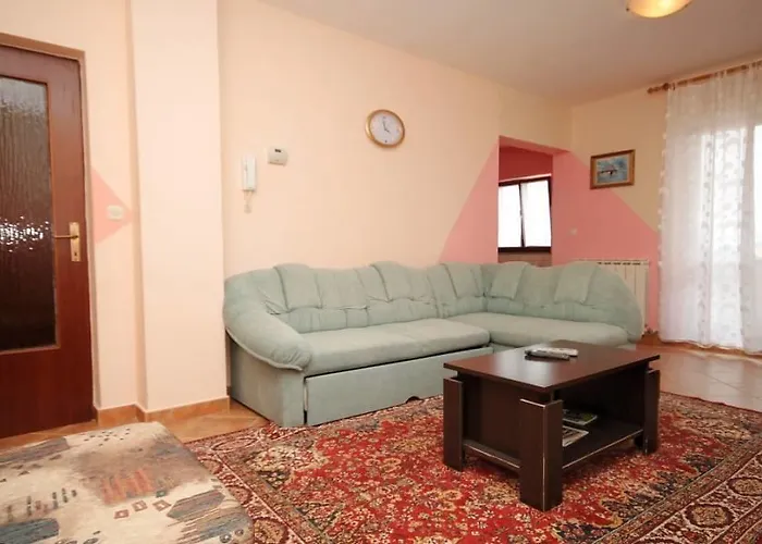 With A Parking Space - 7664 Pula